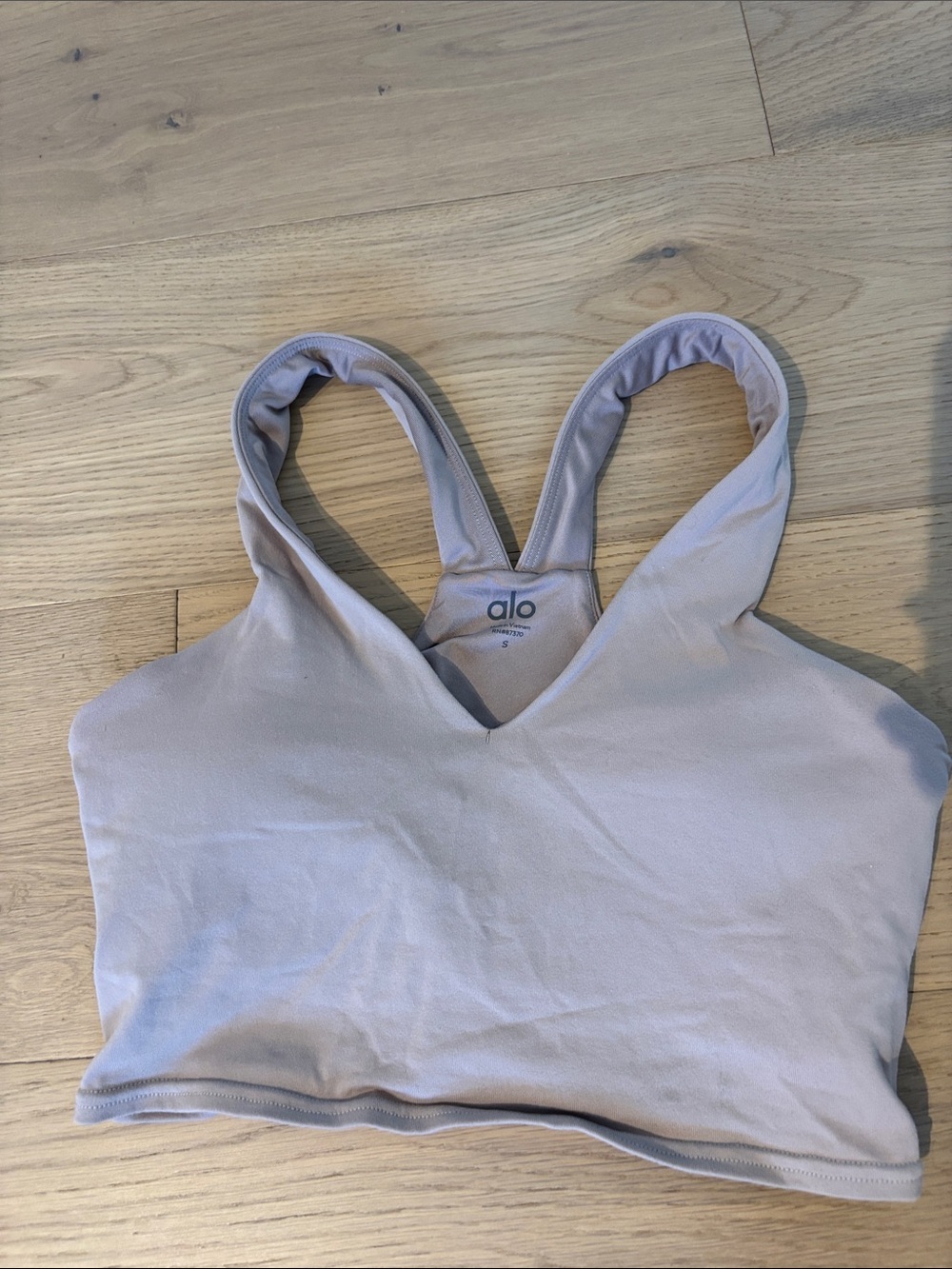 Alo V-Back Sports Bra in dusty rose